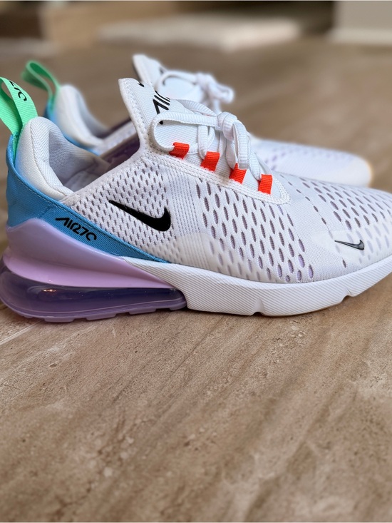 Nike Shoes - New Women’s Nike Air Max 270